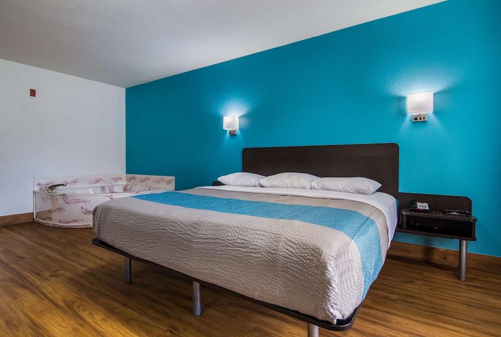 Motel 6 Pensacola, FL - NAS photo 10