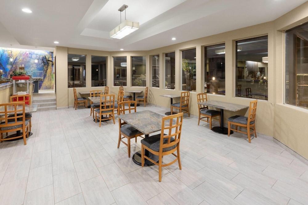 Endeavor Inn & Suites, Trademark Collection by Wyndham photo 50