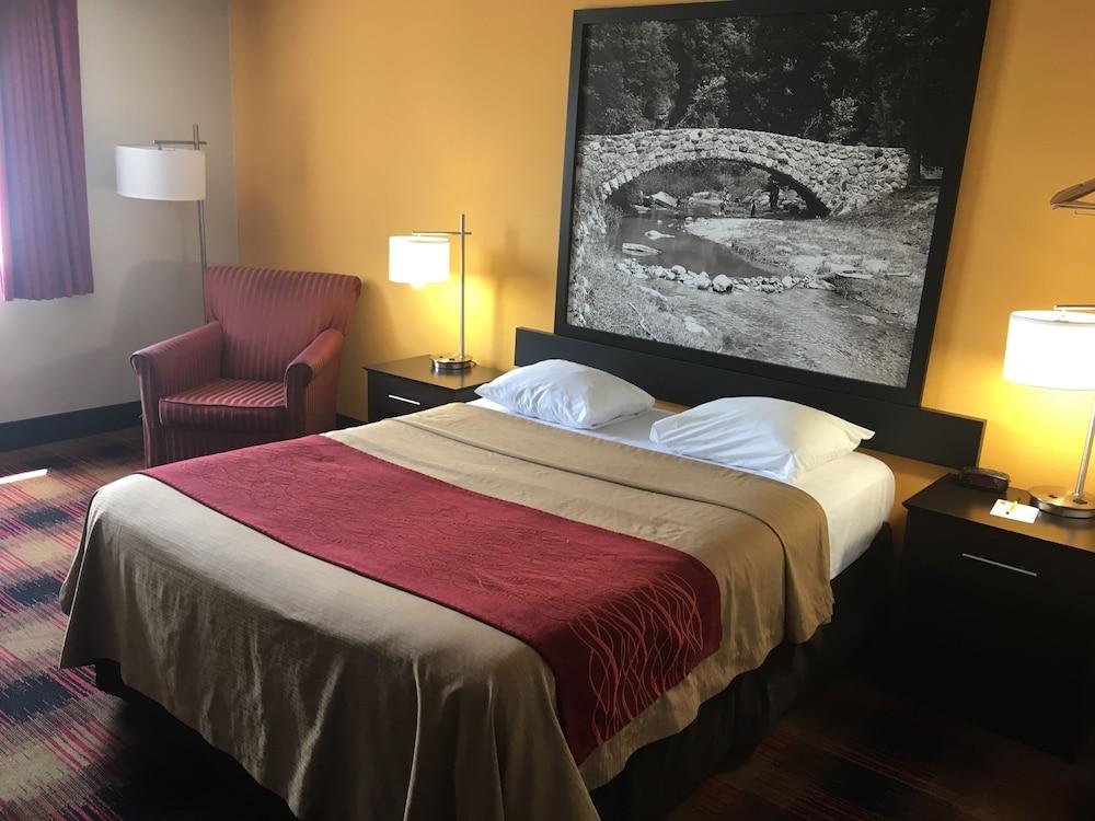 Red Roof Inn Ames photo 9