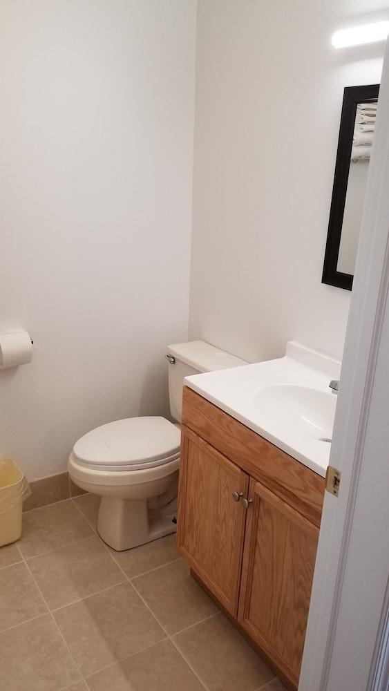 Budget Inn Breezewood photo 21