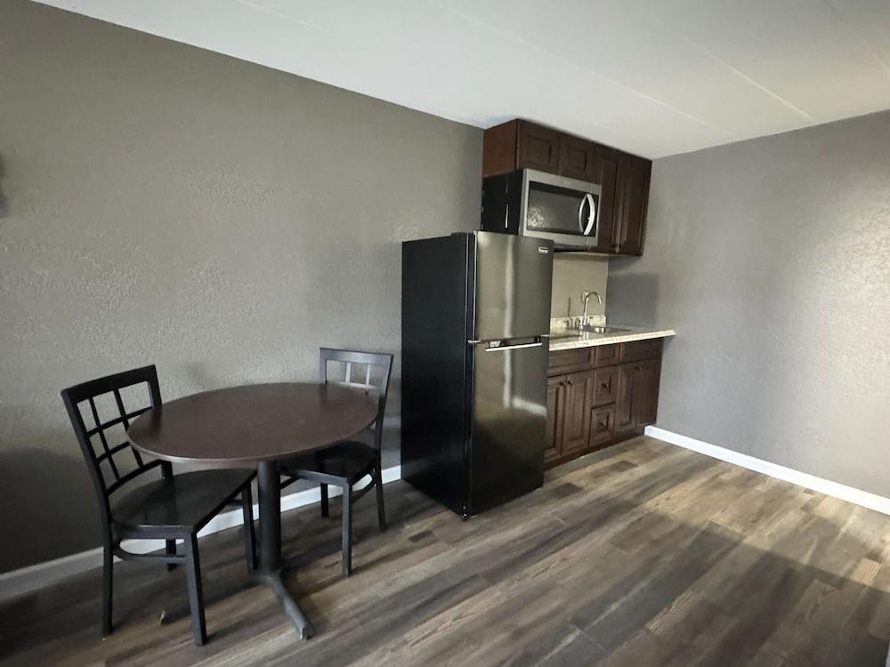 Residency Inn & Studios photo 3