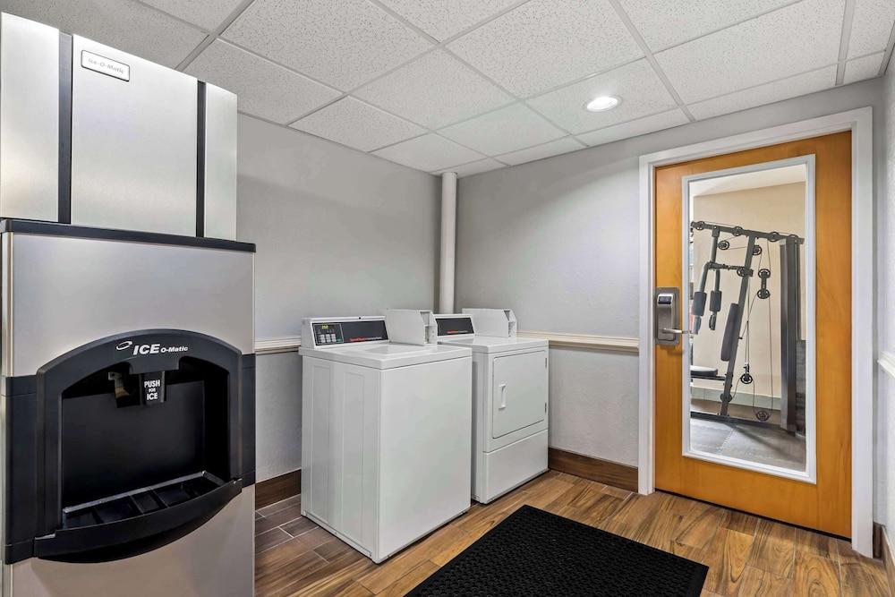 Quality Inn & Suites Biloxi - Ocean Springs photo 41
