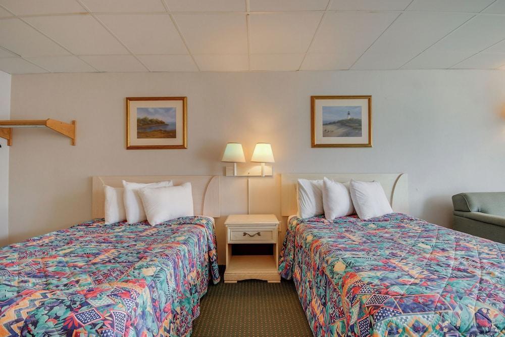 Surf Inn Suites photo 10