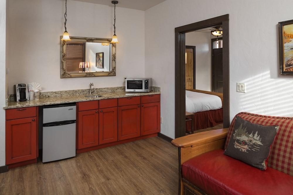 The Landing at Estes Park - Riverside Retreat photo 42