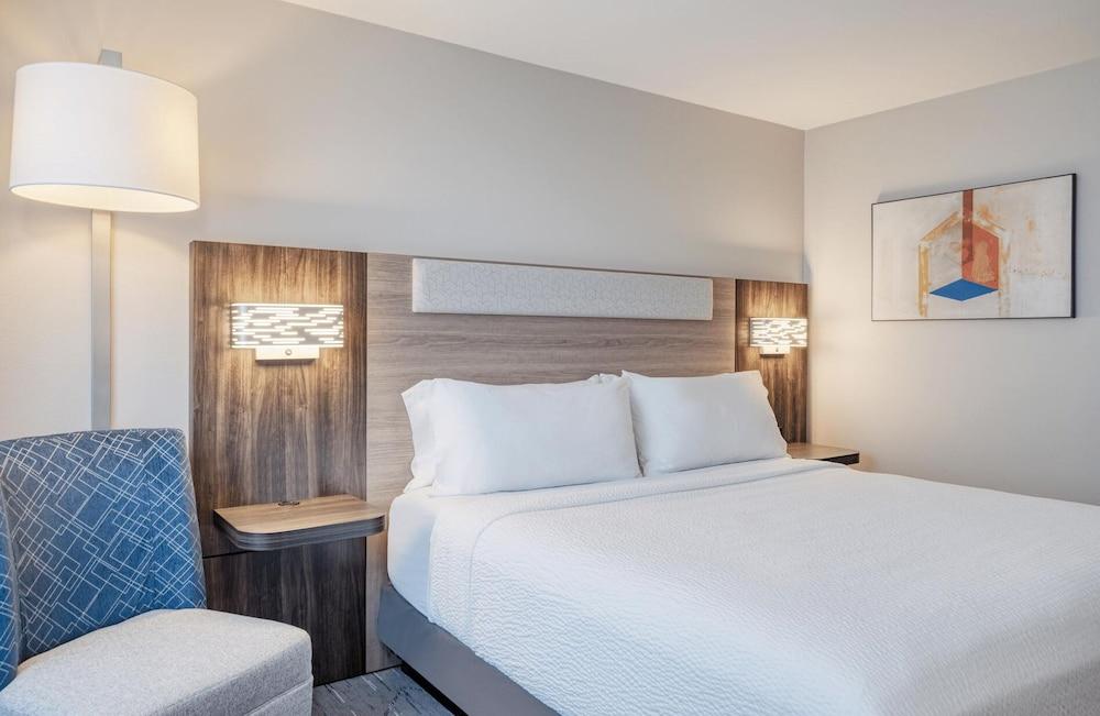 Holiday Inn Express Federal Way Seattle South by IHG photo 6