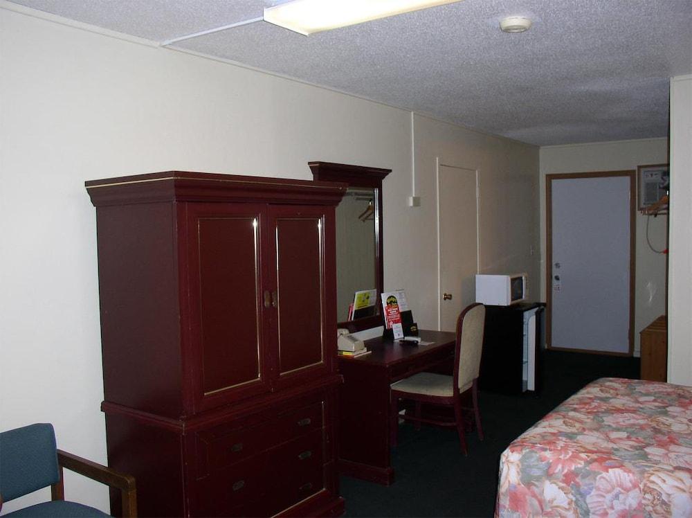 Budget Inn photo 7