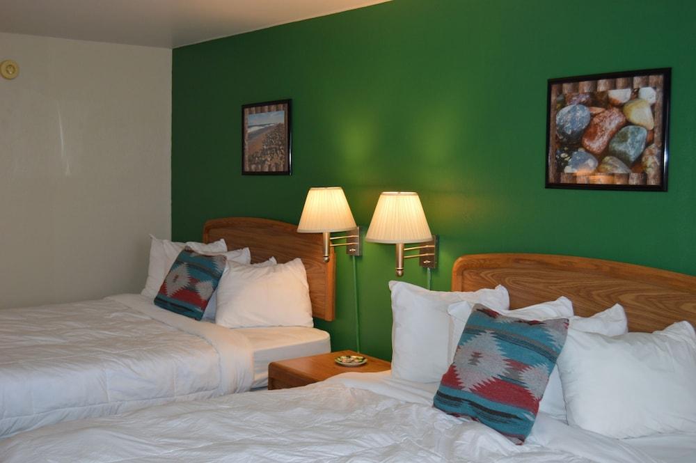 Cedar Hill Lodge photo 39