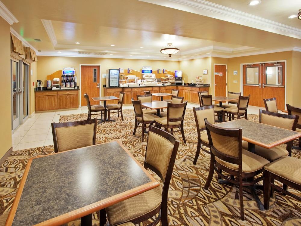 Holiday Inn Express Hotel & Suites Oroville Lake by IHG photo 27