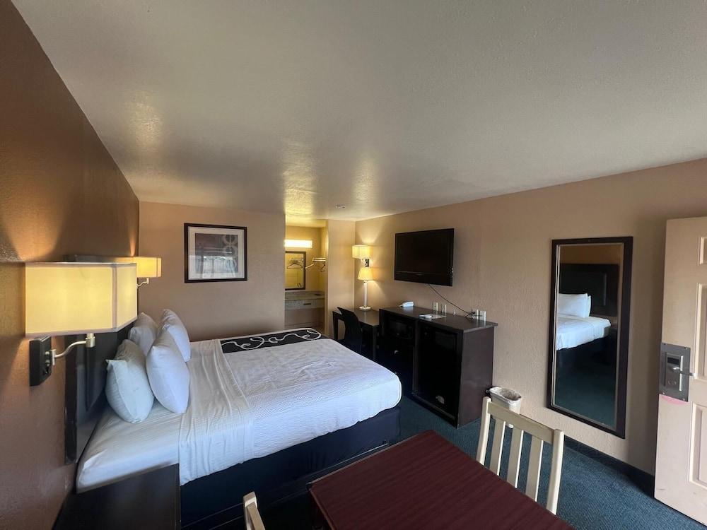 Antler's Inn Motel photo 13