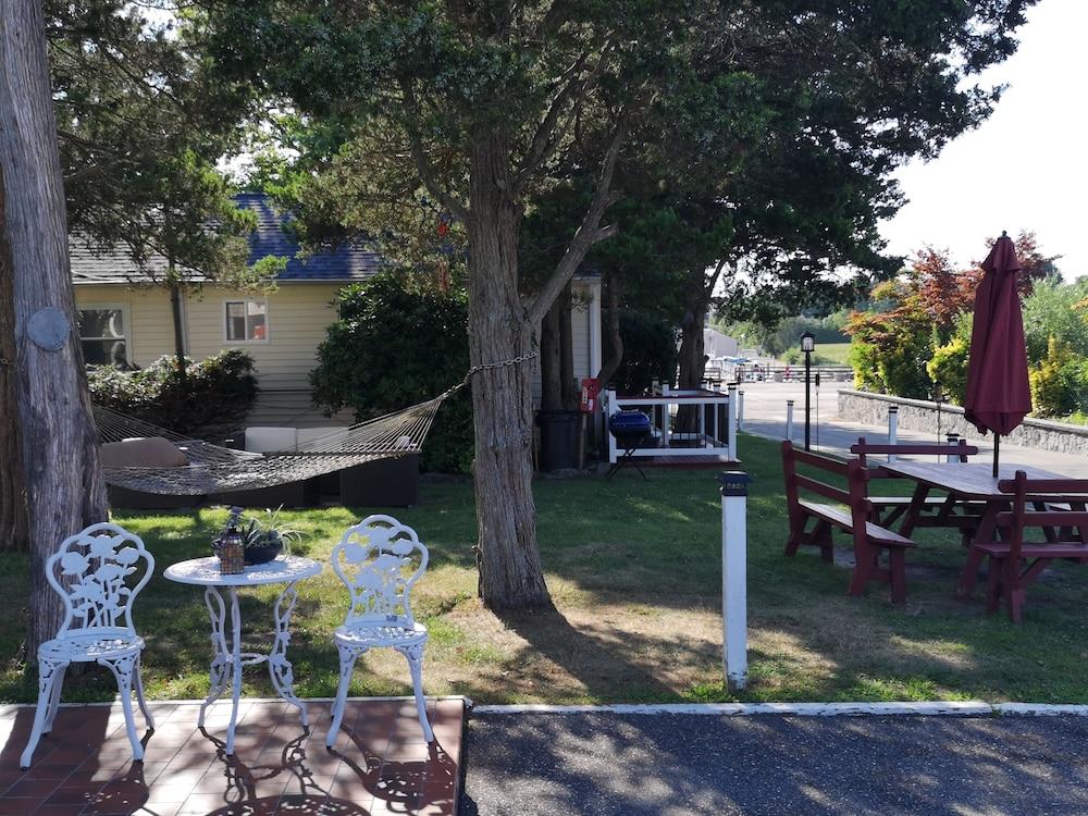 Baywatch Hotel & Marina photo 54