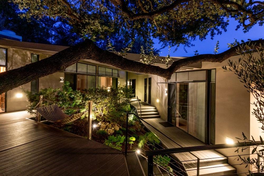 Frame Hotel - Treehouse photo 30