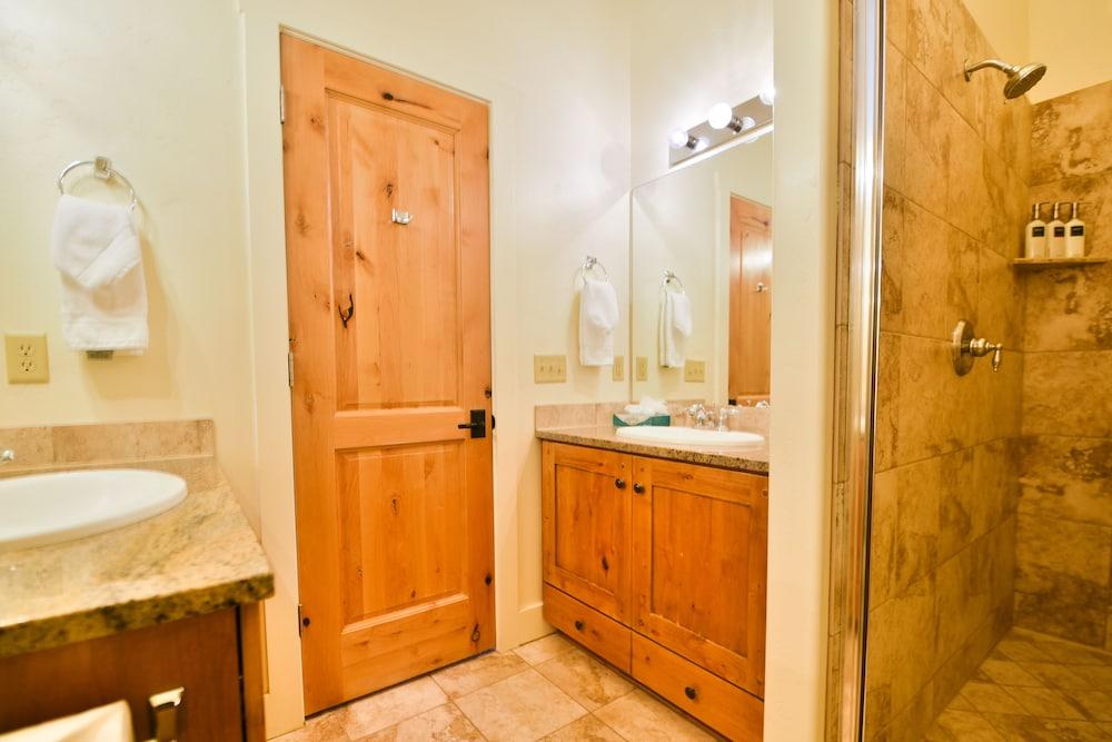 Newpark Resort photo 38