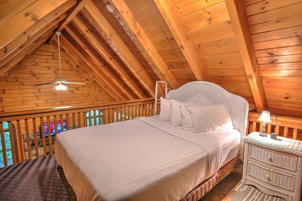 Cricket Hill Lodge & Cabins photo 43