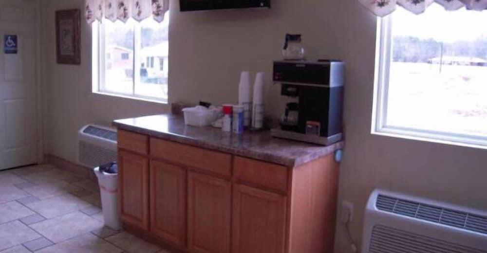 City Heart Inn & Suites photo 16