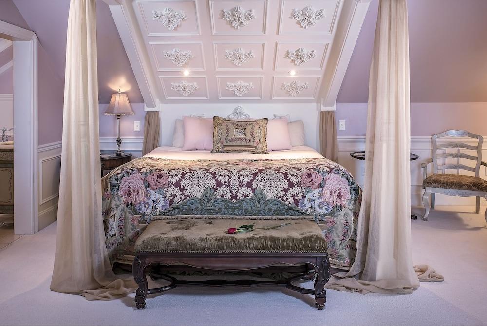 Cameo Heights Mansion photo 15