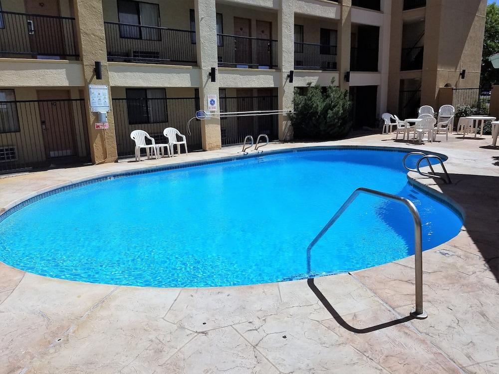 Red Roof Inn Albuquerque - Midtown photo 13