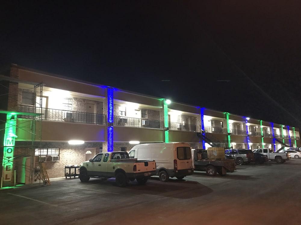 Extended Stay Snyder photo 17