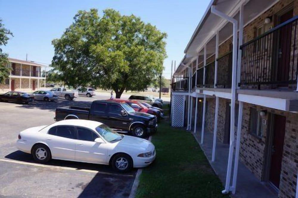 Ranch House Inn and Suites photo 13