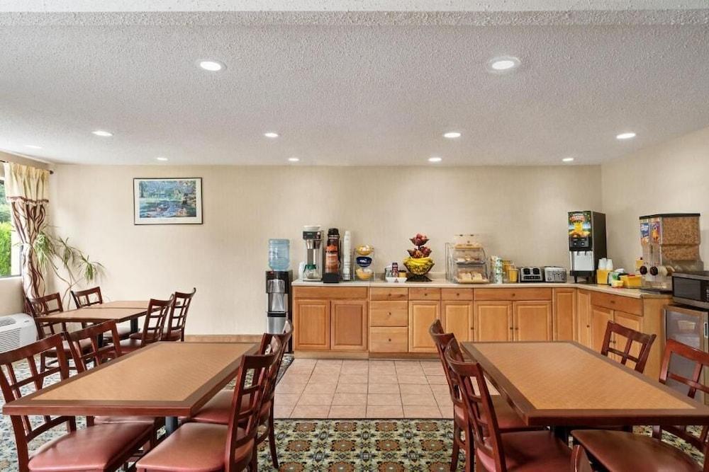 The Cayuga Inn at the Finger Lakes photo 9