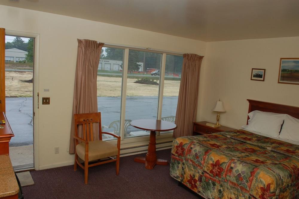Sara Glen Motel photo 23