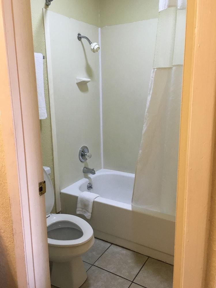 Travel Inn photo 16
