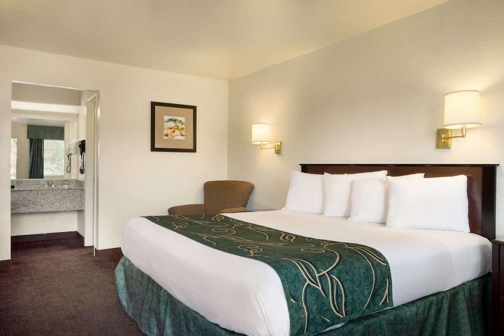 Travelodge by Wyndham Winslow photo 4