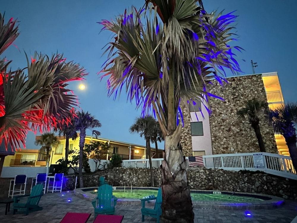 Flamingo Inn Beachfront photo 52