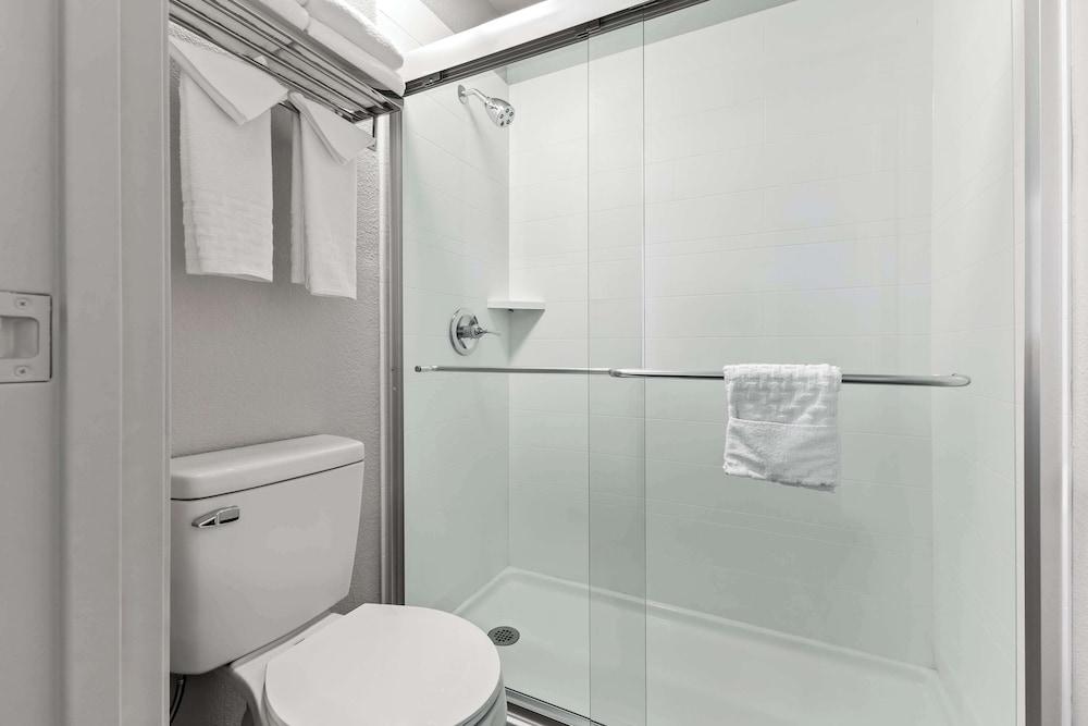 SureStay Hotel by Best Western Phoenix Airport photo 35