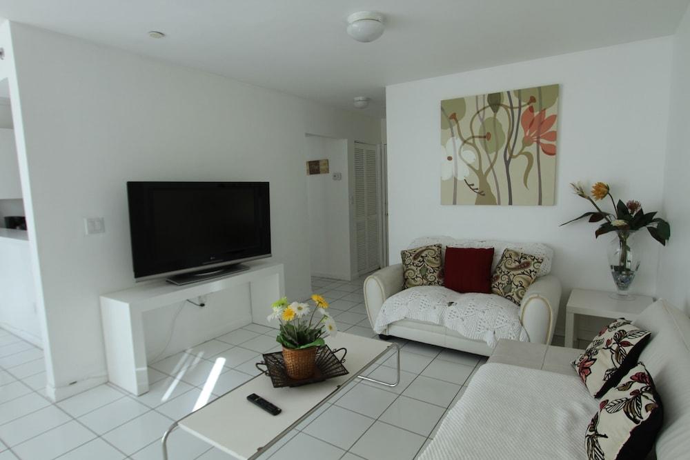 Soleil Apartments at Castle Beach Club photo 80
