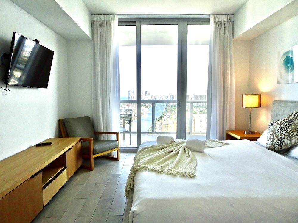 South Ocean Suites photo 28
