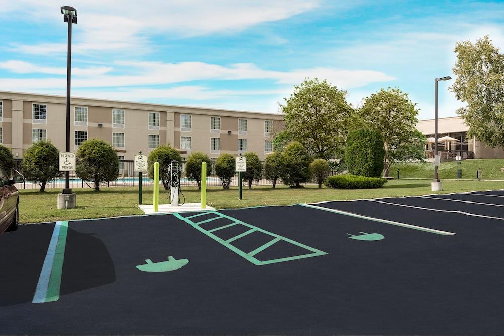 Holiday Inn Johnstown-Gloversville by IHG photo 36