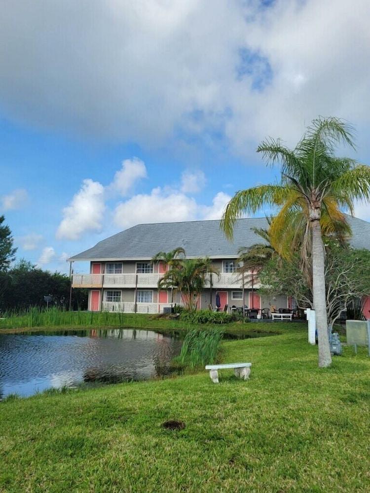 Rockledge Rooms and Rentals photo 7