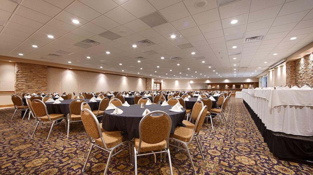 Crossroads Hotel and Event Center photo 28