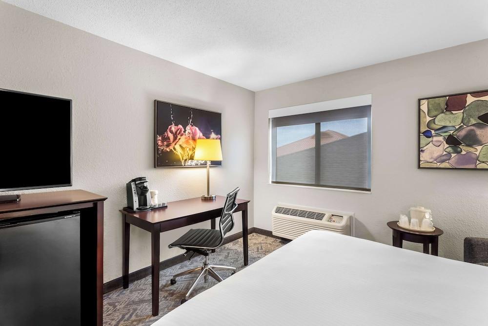 Best Western Oswego Hotel photo 14