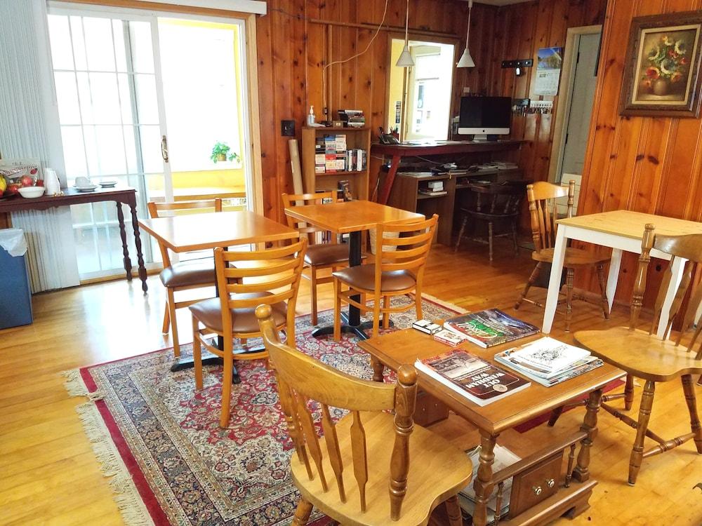 Black Bear Lodge photo 3