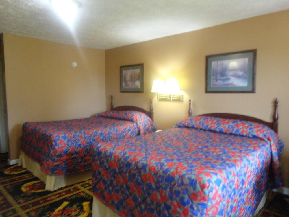 Royal Inn and Suites photo 14