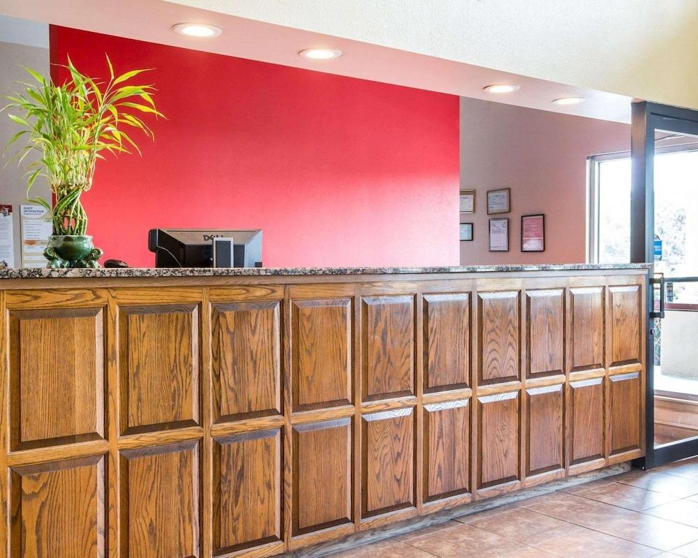 Econo Lodge Birmingham - Hoover photo 13
