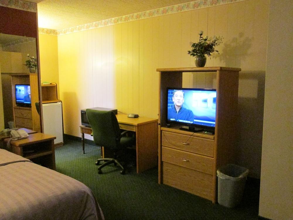 Town House Motel Inc photo 14