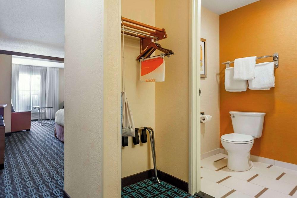 Comfort Inn & Suites Green Bay Stadium Area photo 17