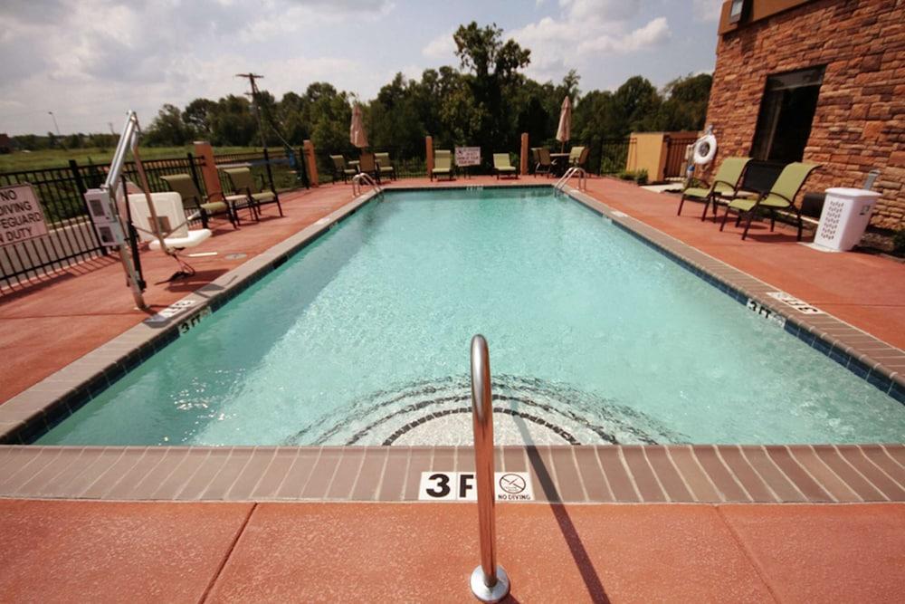 Hampton Inn Milan TN photo 5