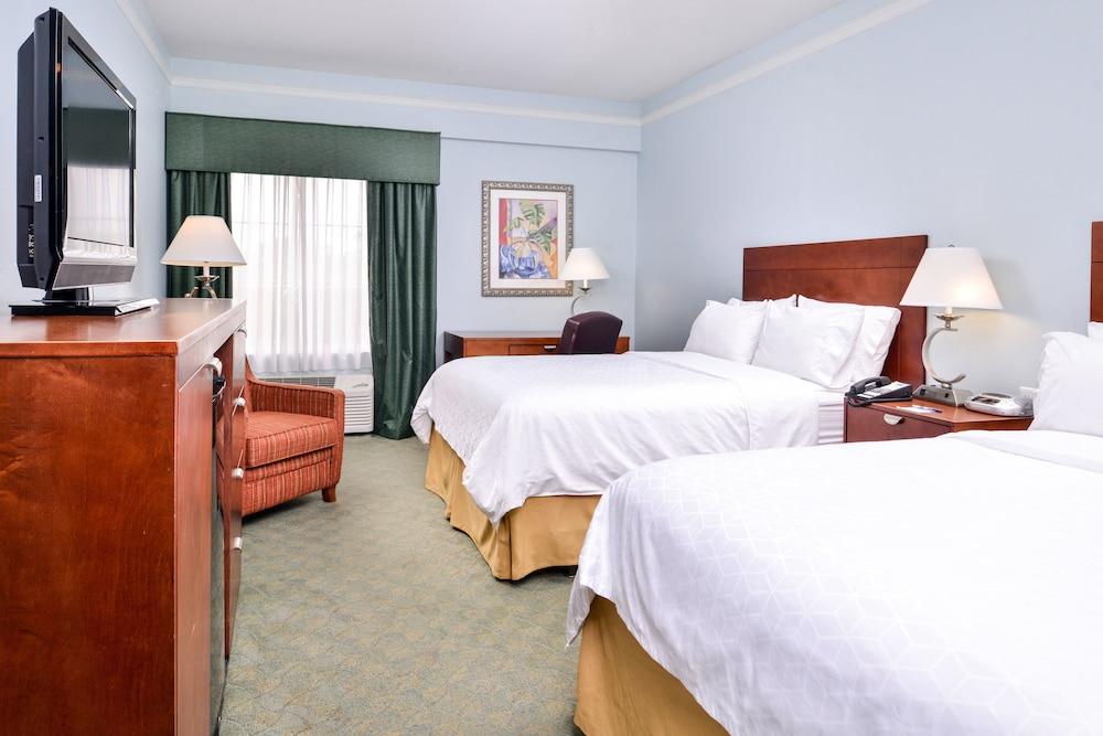 Holiday Inn Express Tampa N I-75 - University Area by IHG photo 6