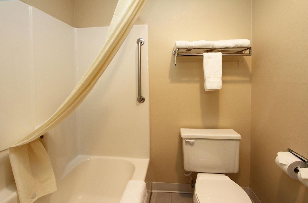 New Victorian Inn and Suites photo 24