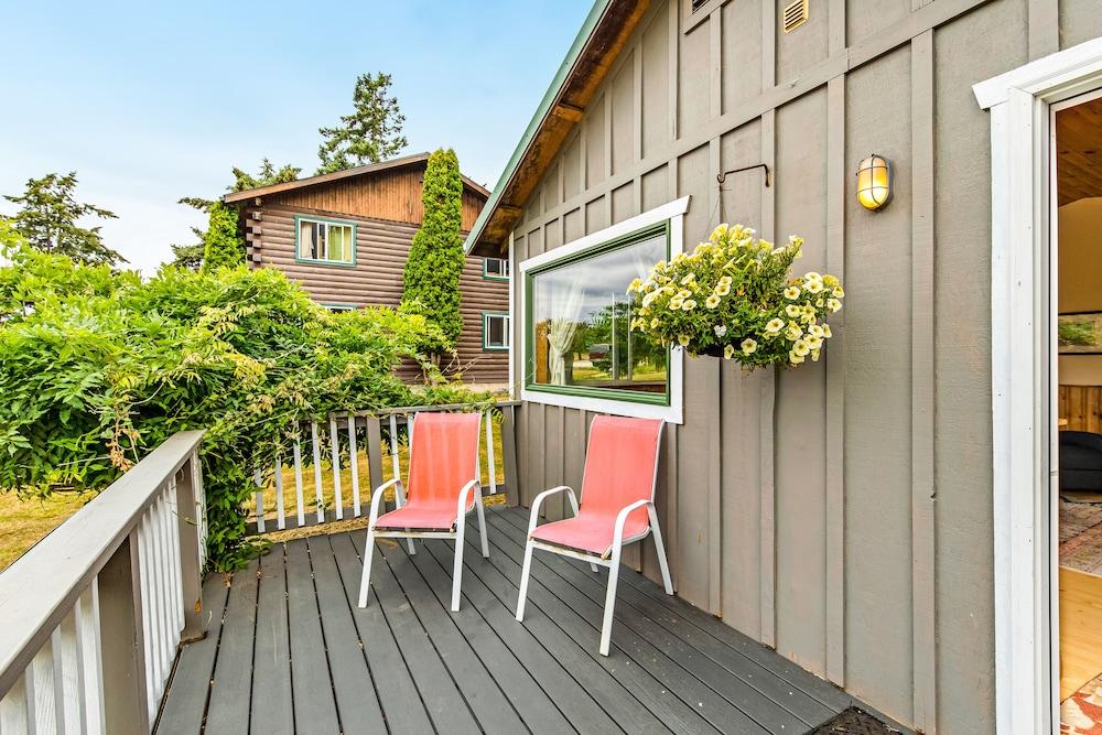 Deer Harbor Inn photo 60