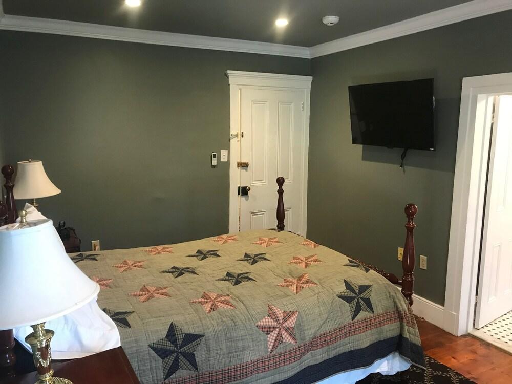 Stottsville Inn photo 41