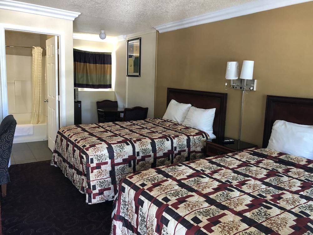 Lamplighter Motel photo 6