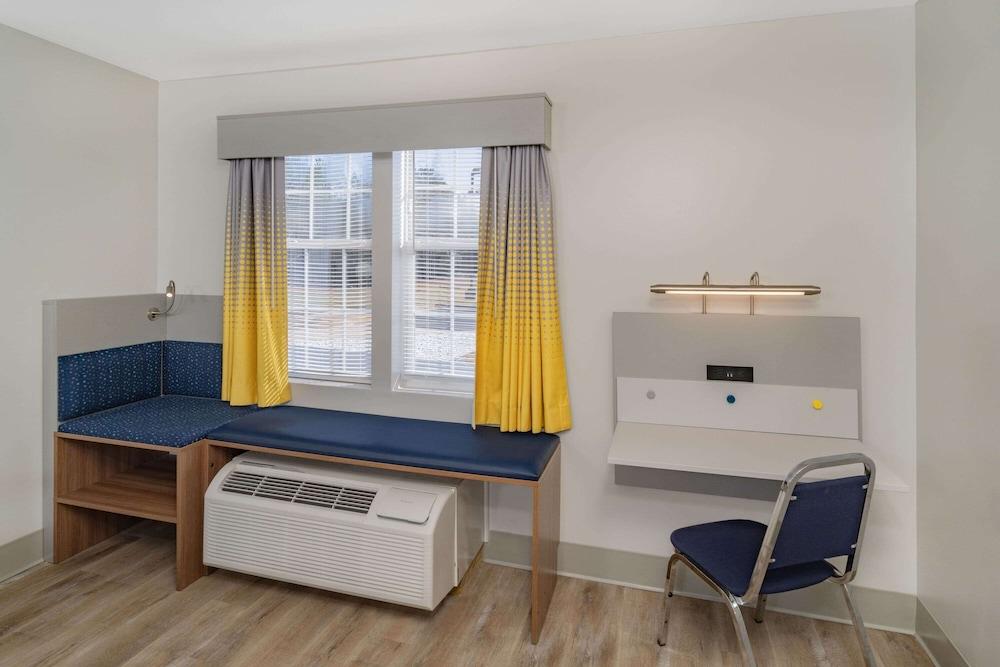 Microtel Inn by Wyndham Athens photo 21