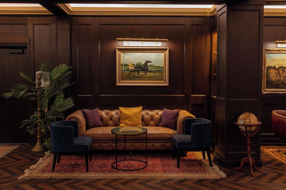 Whisky Hotel photo 2