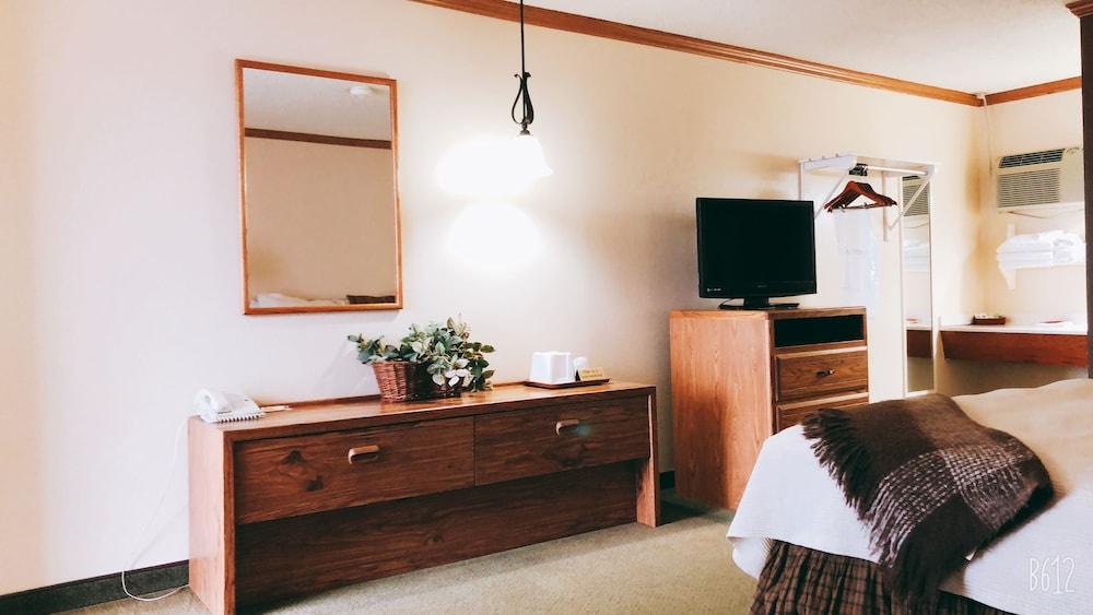 Covered Wagon Motel photo 9