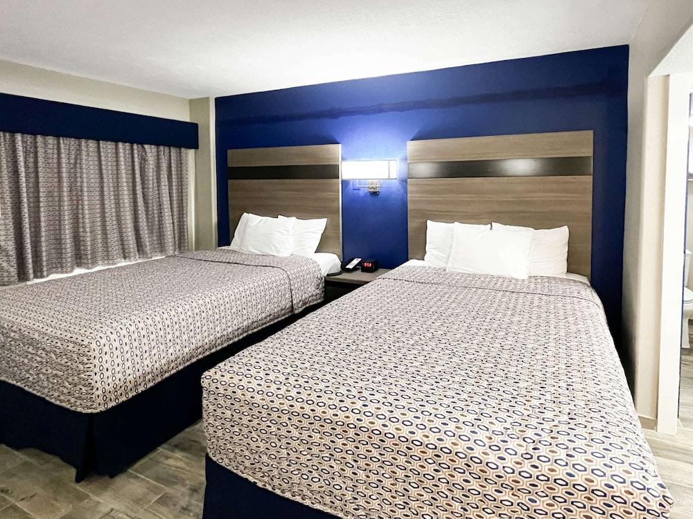 Blue Wave Inn photo 14