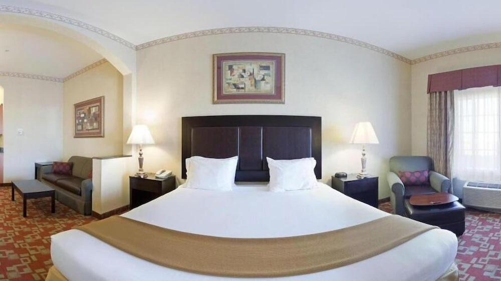 Holiday Inn Express Hotel & Suites El Centro by IHG photo 21